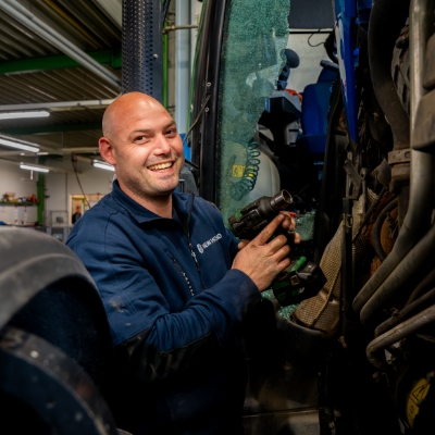 Stijn op zijn werkplaats